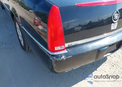 2010 Cadillac Dts Livery z USA, uszkodzony, nr VIN 1G6KR5EY7AU126587